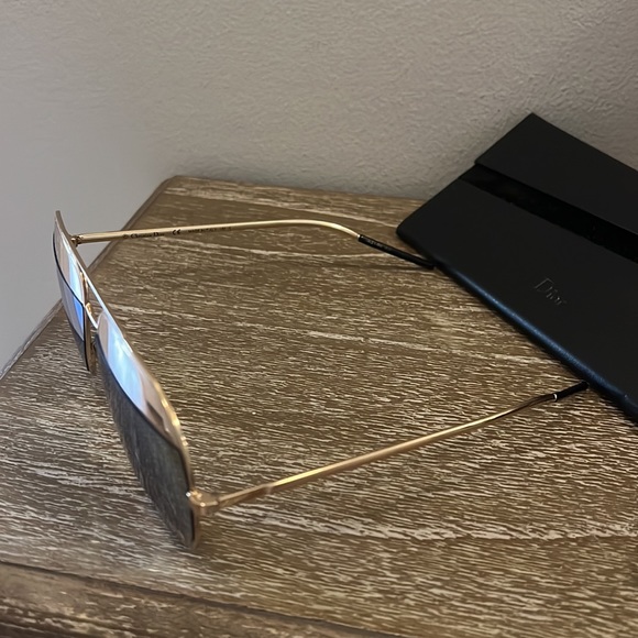 Christian Dior gold sunglasses - Picture 5 of 10